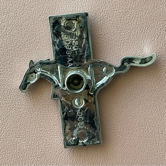 MUSTANG original badge - right. - Picture 4 of 10
